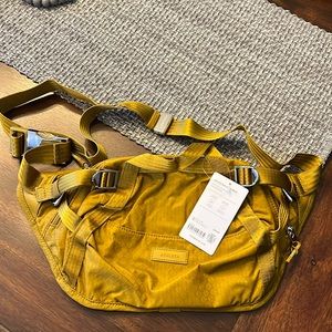 Athleta EXCURSION CROSSBODY WAISTBAG